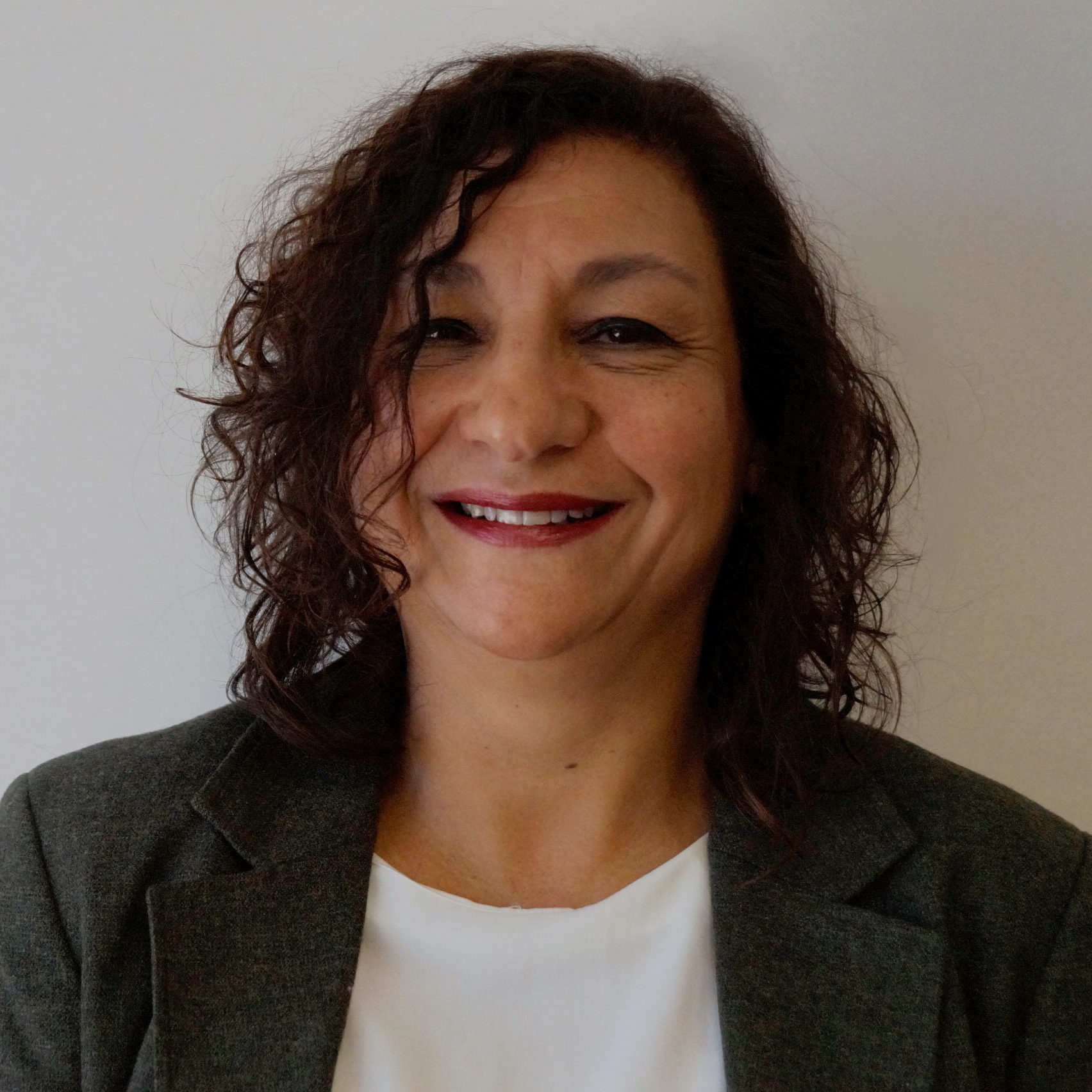 MONICA Mujer